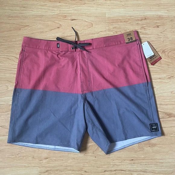 Vans Men’s Board shorts NWT Size 38 Colorblock Blue & Red - Picture 2 of 5